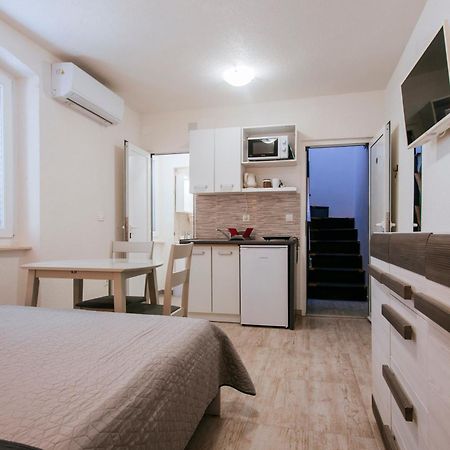 Ema House Apartment ซาดาร์ ภายนอก รูปภาพ
